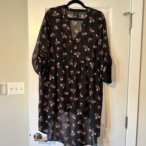 Torrid Size 2 Floral Print Chiffon Button Front Top